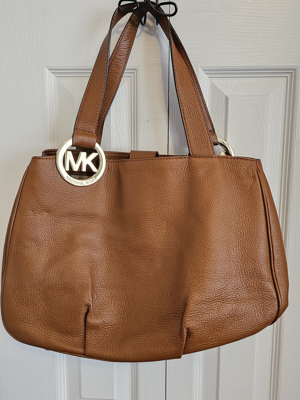 Michael Kors Tan Pebble Leather Shoulder Bag. Hobo Handbag
